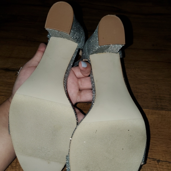 Heels - Picture 3 of 4